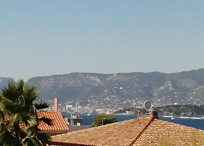 Petit Paradis - St Mandrier Village
