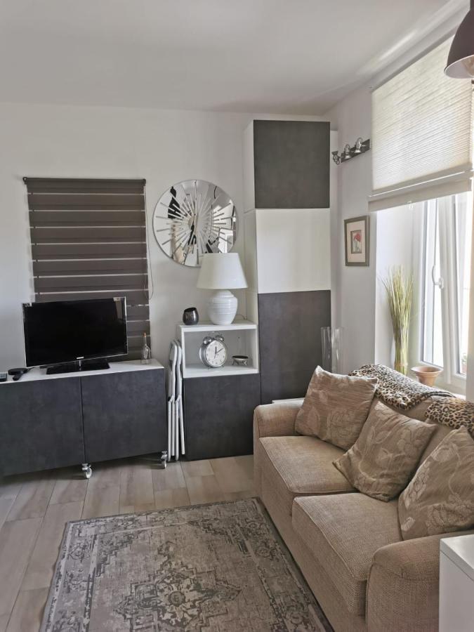 Petit Paradis Apartment *